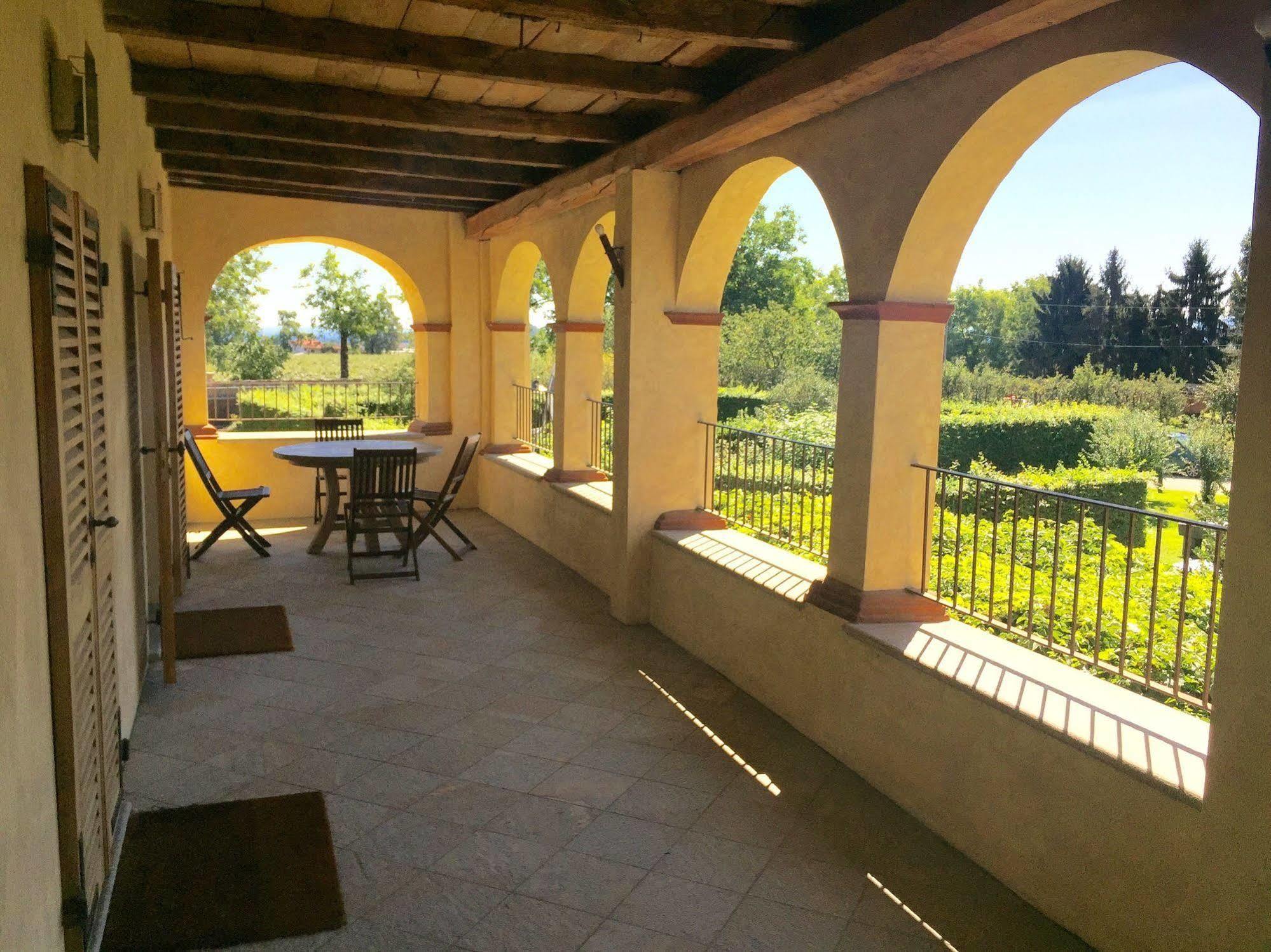 Vila Le 5 Frecce Cavour Exteriér fotografie